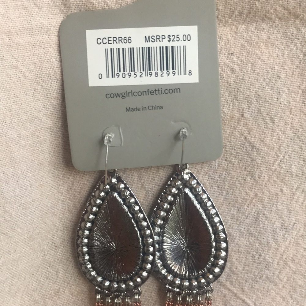 NWT~ Brown & White Teardrop Fringe Earrings - Picture 7 of 7